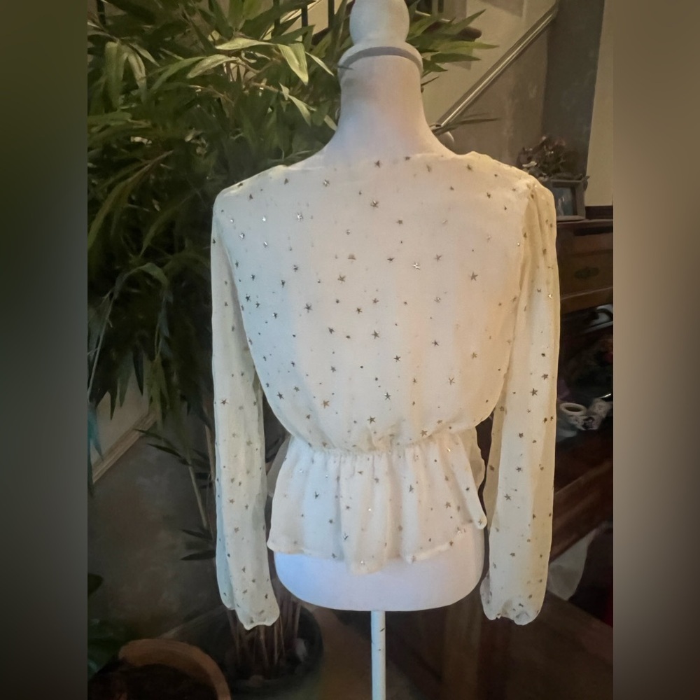 Bailey Rose ladies, blouse size medium NWT cream color with gold stars V-neck - Picture 5 of 15